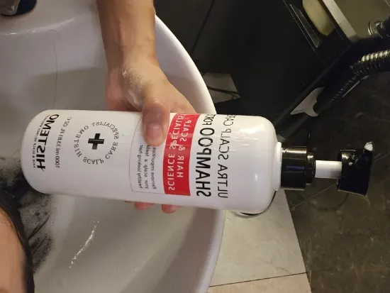 First shampoo step of the scalp and hair clinic
