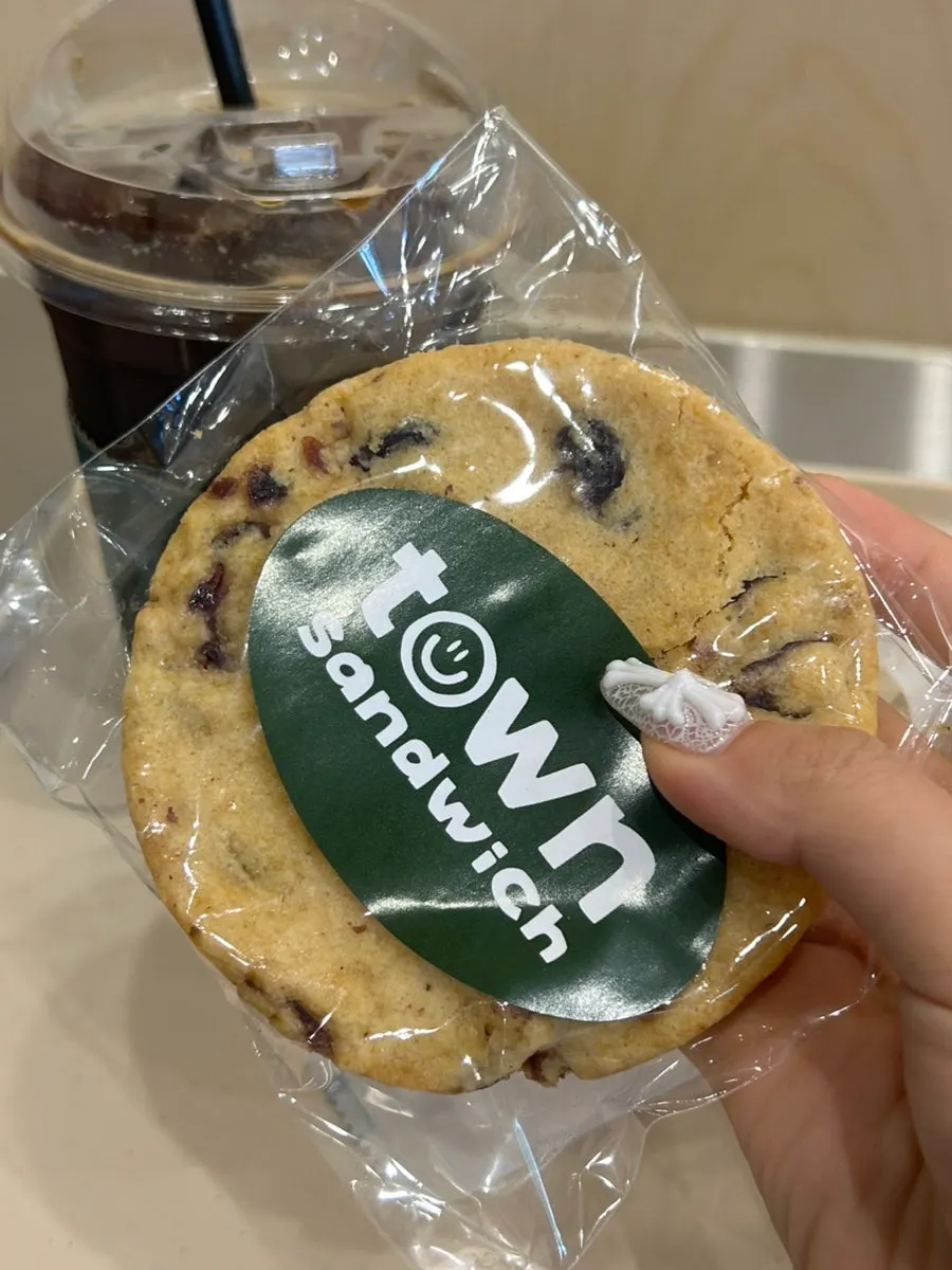 Thick complimentary cranberry cookie