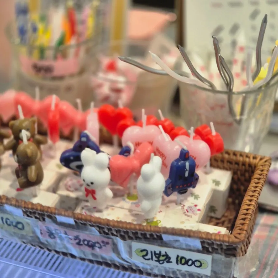 Party candles and props prepared at Circus Rabbit
