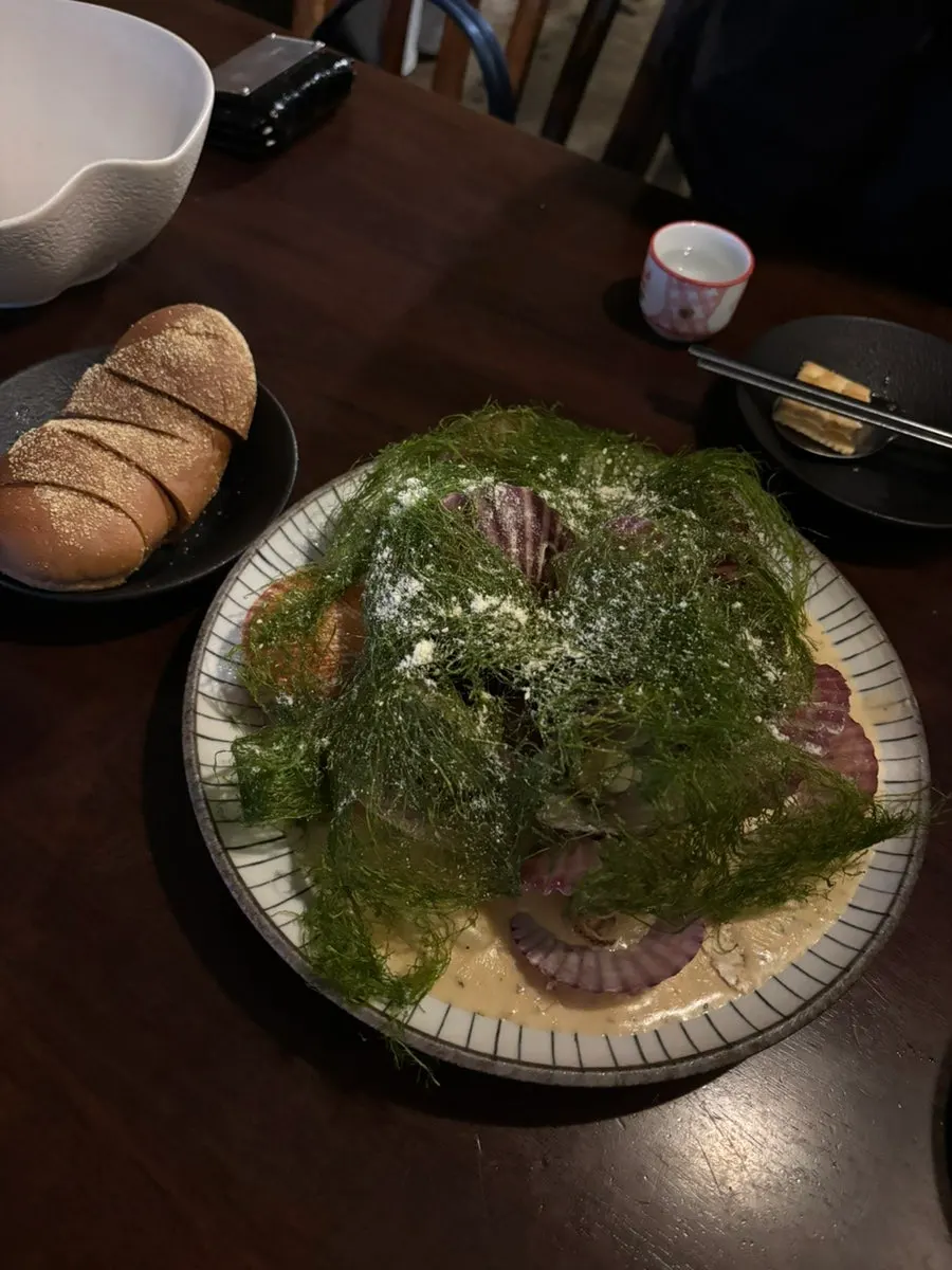 Bread served alongside the cream tteokbokki
