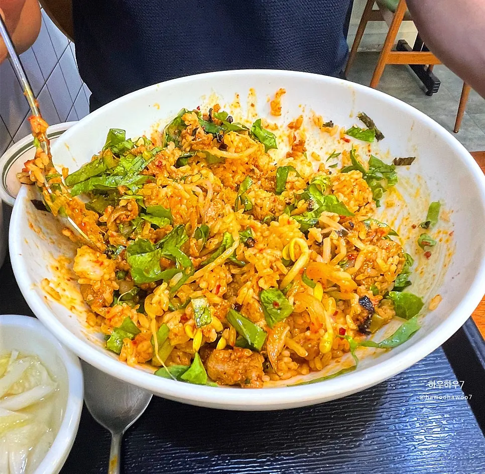 제육비빔밥 한 숟갈