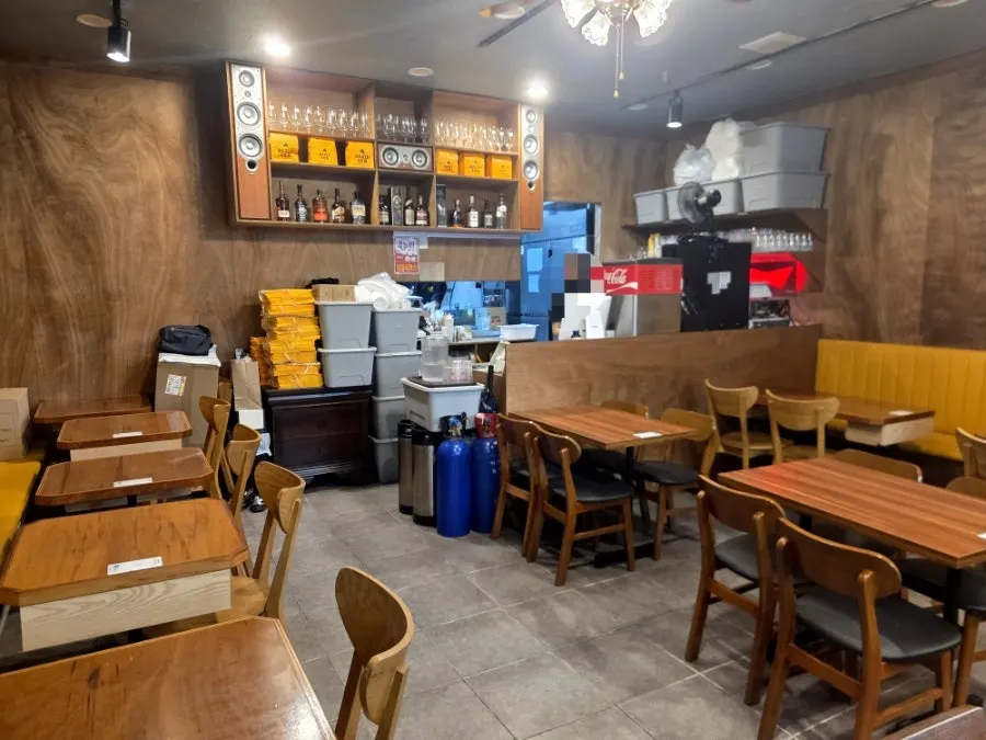 Bar table at Daily Fix, good for solo dining