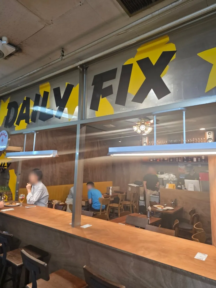 Daily Fix sign seen from the Jangmi Sangga corridor