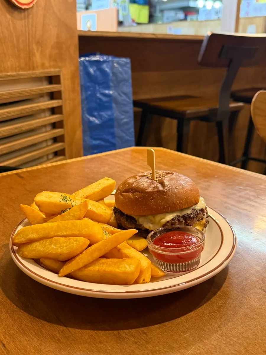 French fries dicelup ketchup