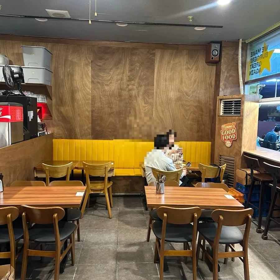 혼밥하기 좋은 바 자리