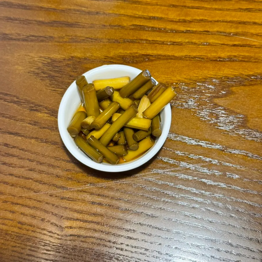 Basic side dish of pickled garlic stems