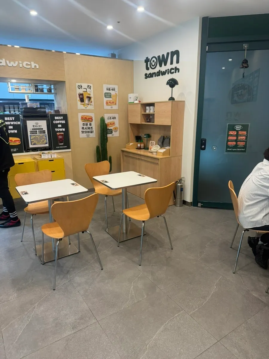 Compact interior suited to dining alone