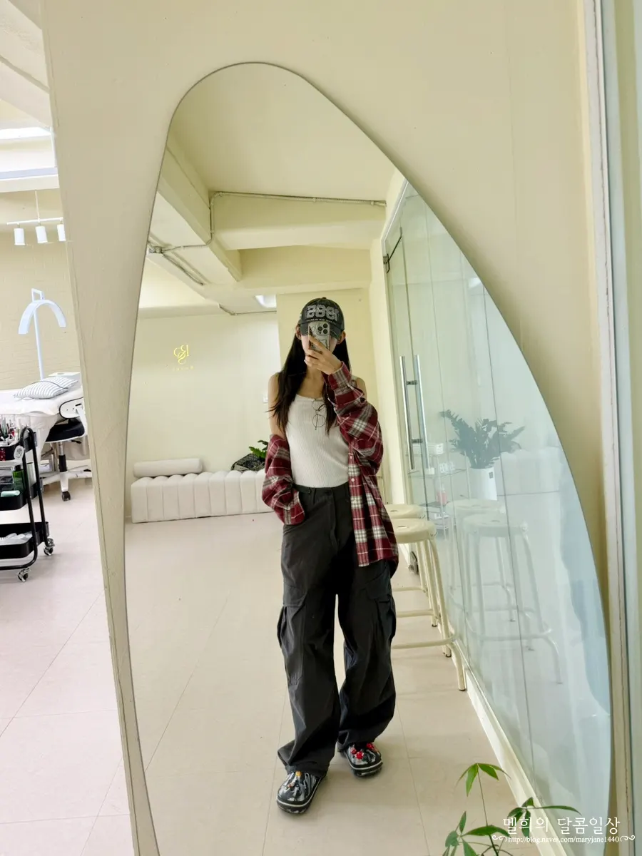 로제래쉬 한쪽에 마련된 거울 셀카존