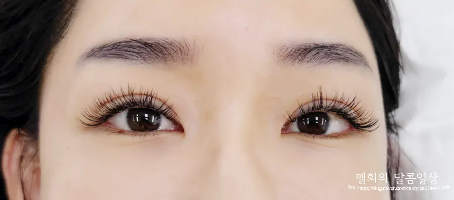 은은하게 또렷해진 눈매 클로즈업