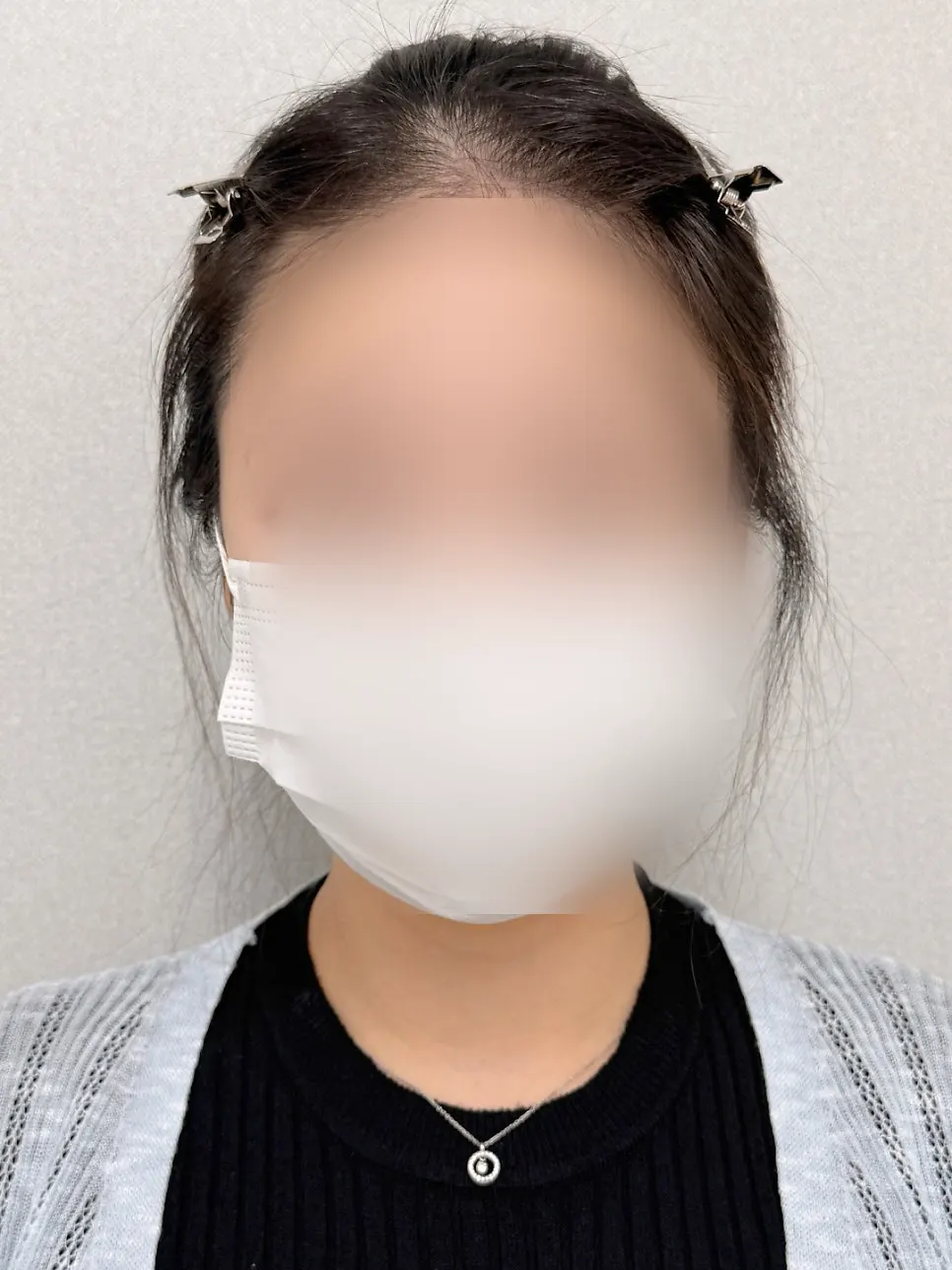 Slim eyebrow design with a subtle arch