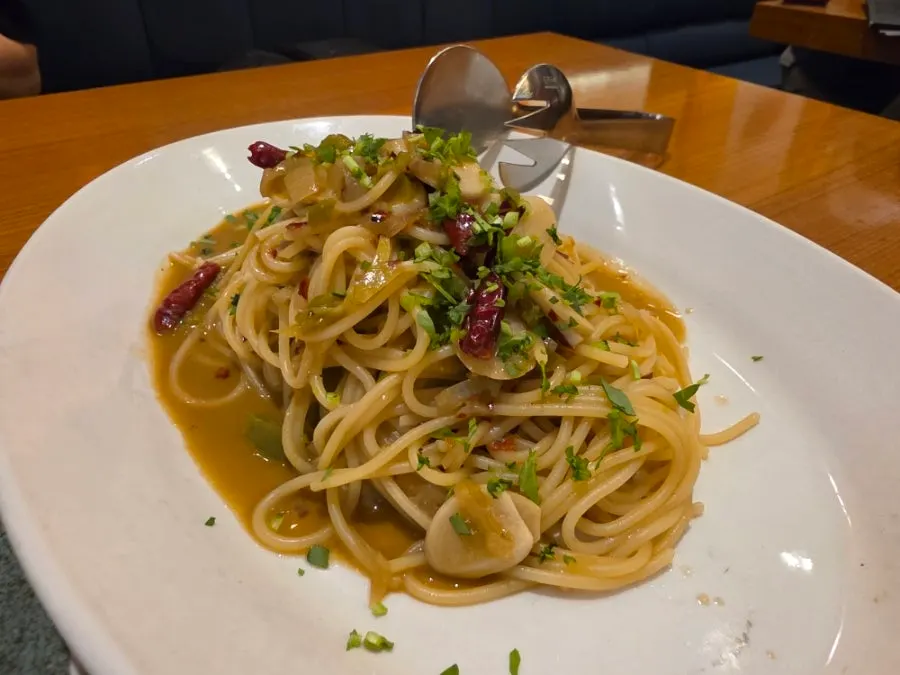 A plate of jalapeño aglio e olio pasta