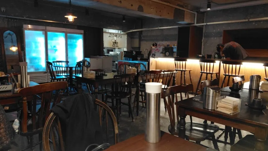 The calm interior of Jojomomo