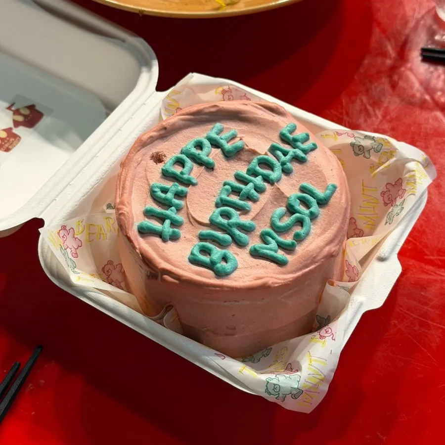 Harry Potter lettering lunchbox cake with the box opened