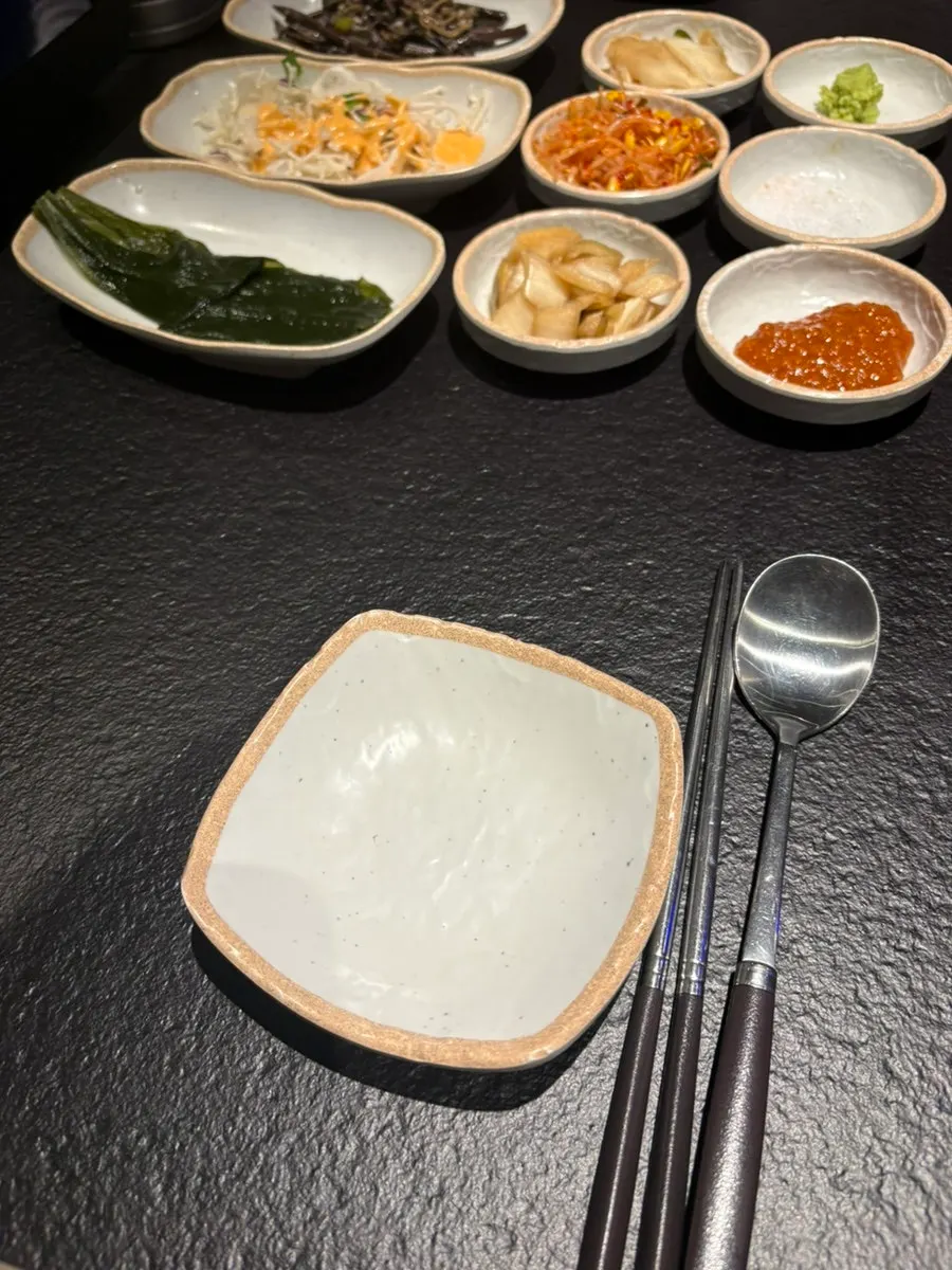 Susunan lauk Hongkyojip sebelum makan