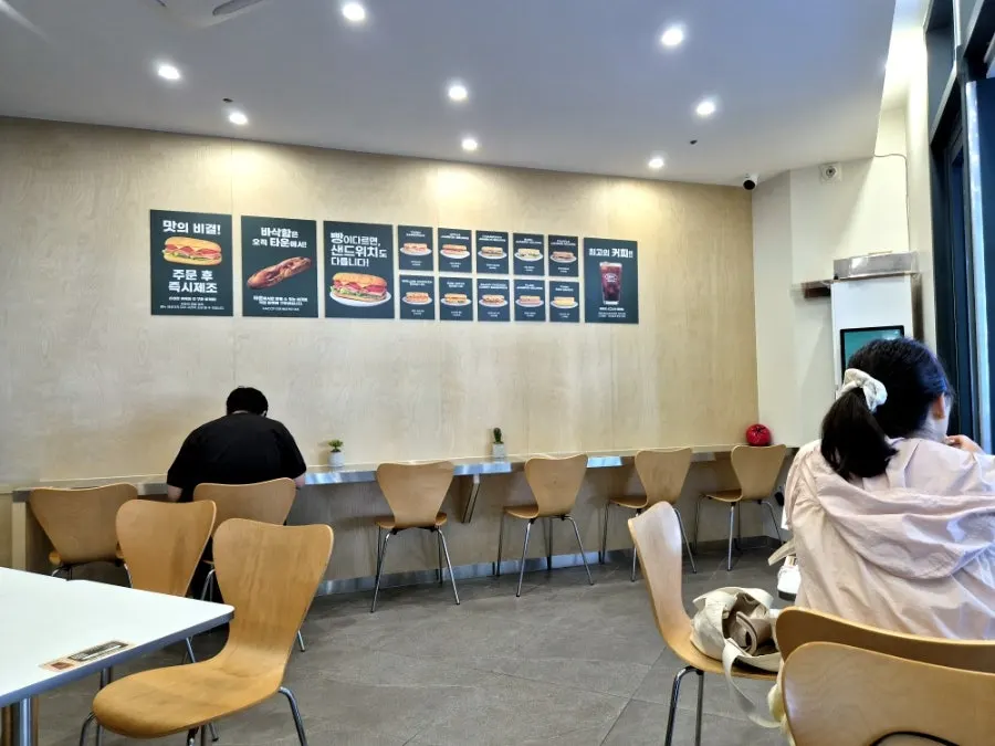 타운샌드위치 잠실점 매장 공간
