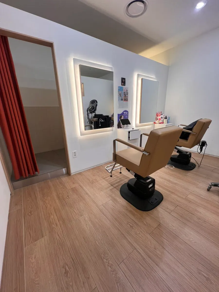 Treatment area with the 2-seat zone