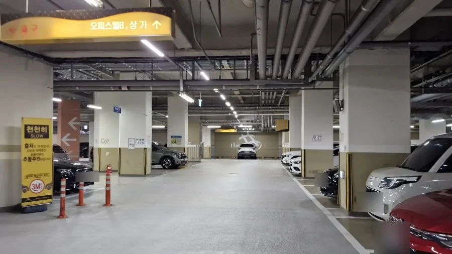 Shopping mall parking lot used by Town Sandwich