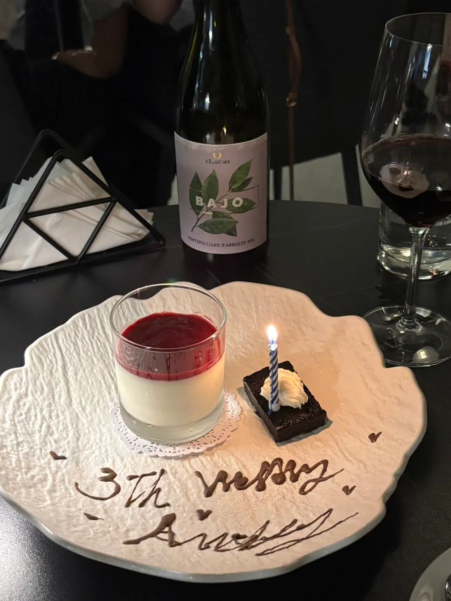 결혼 3주년 레터링 디저트