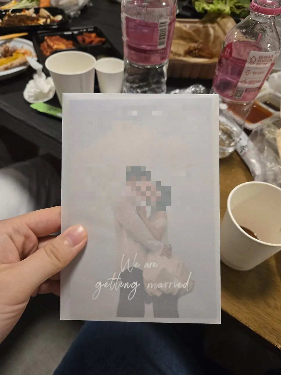 The lunchbox cake handed to my friend on the engagement party day