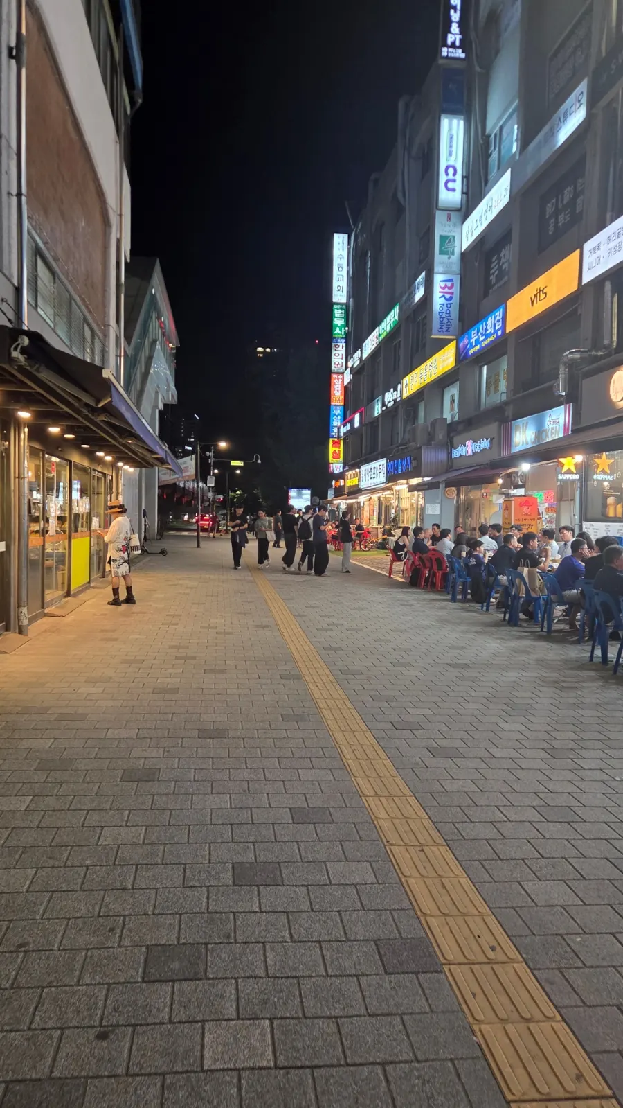 잠실나루역 3번 출구에서 장미상가로 향하는 야장거리