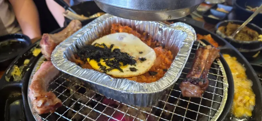 갈비뼈가 들어간 된장찌개