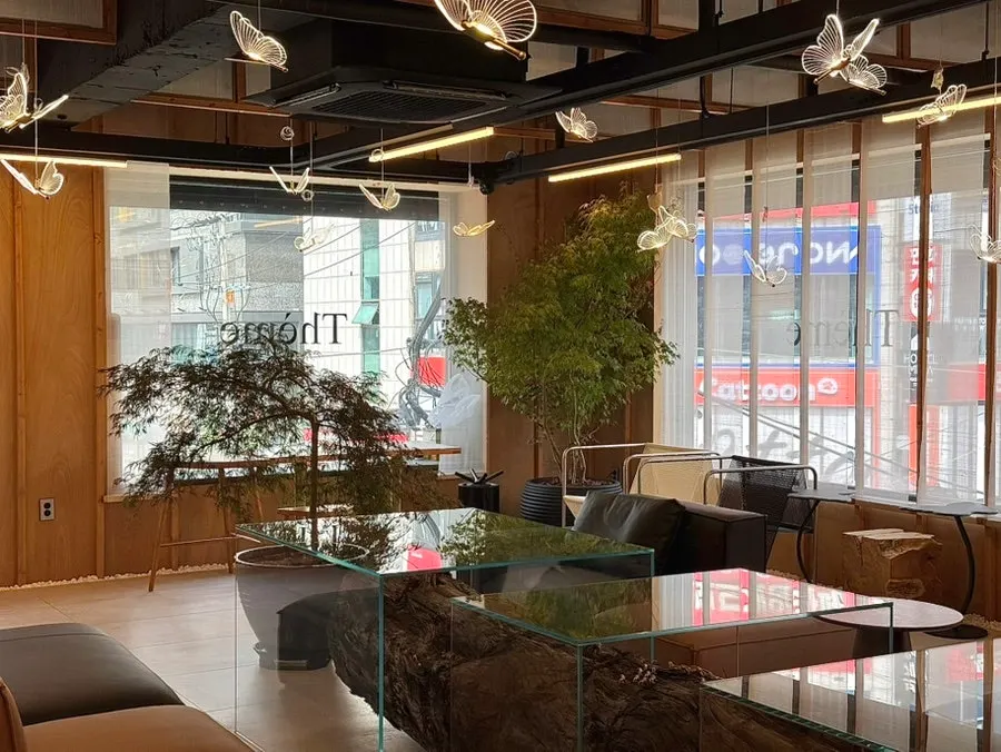 Seating area on the 3rd floor of One Play Jamsil Branch