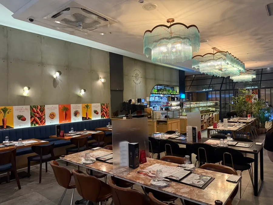 Interior of Mano di Chef Jamsil Branch