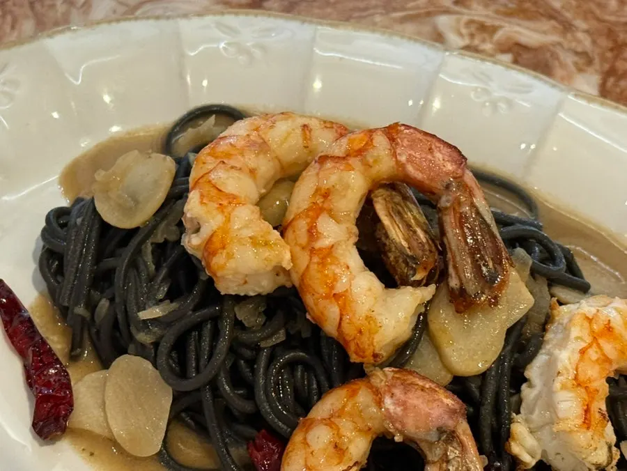 Aglio e olio pasta oil sauce