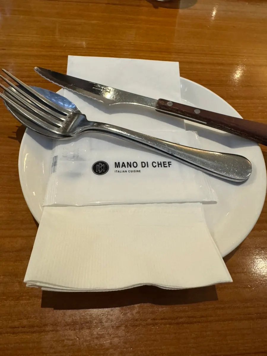 MANO DI CHEF brand introduction display