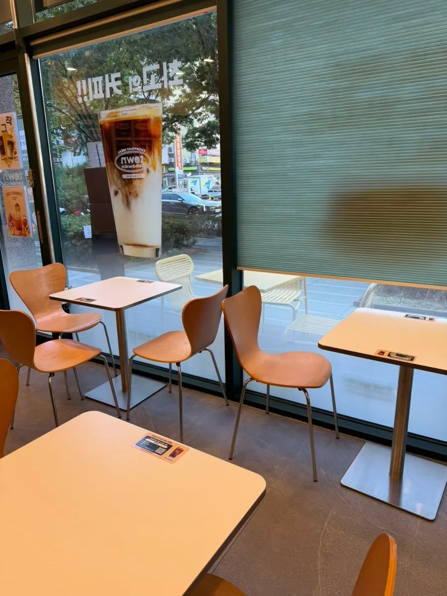 Interior seating at Town Sandwich Jamsil Branch