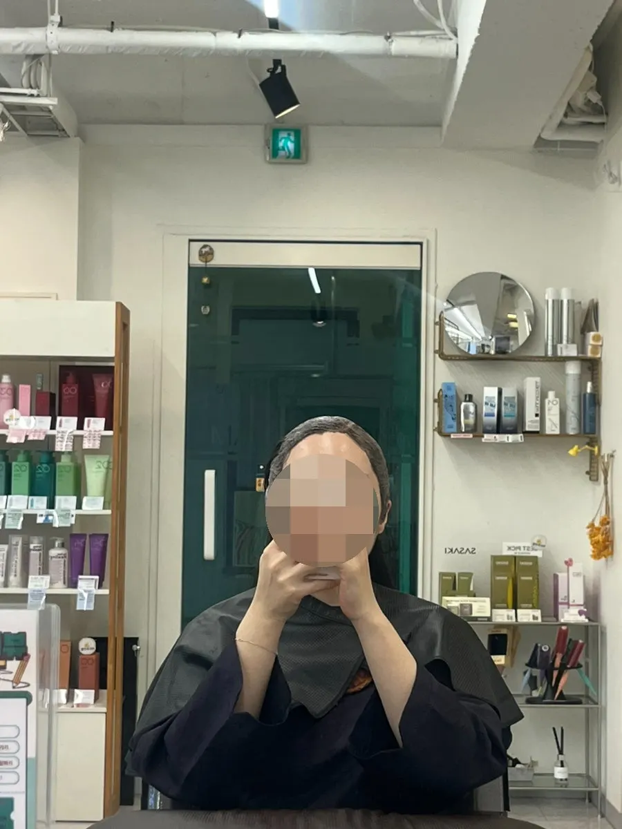 안쪽 뿌리까지 진행한 염색 과정