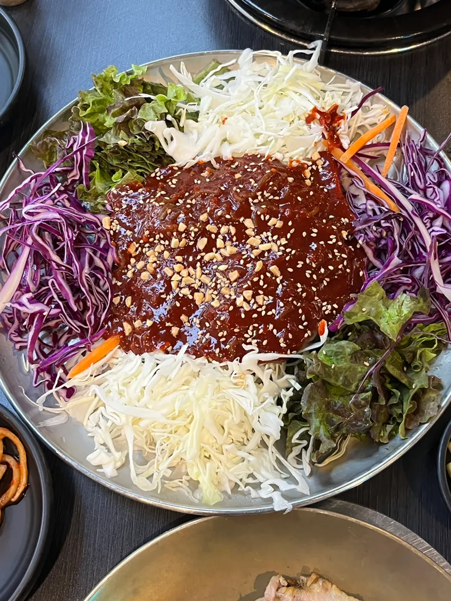 A generous portion of jaengban makguksu