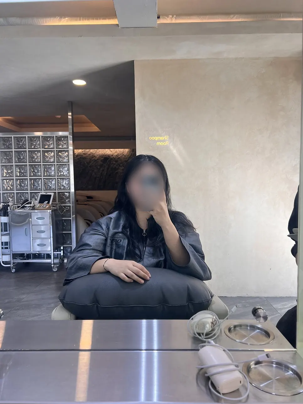 시술 전 축 처진 긴 머리 상태