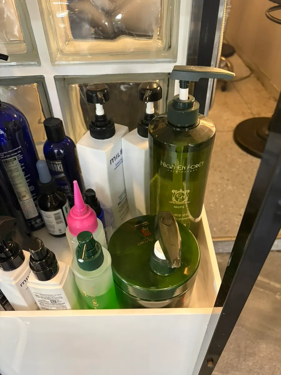 ANFORET products used in the scalp clinic