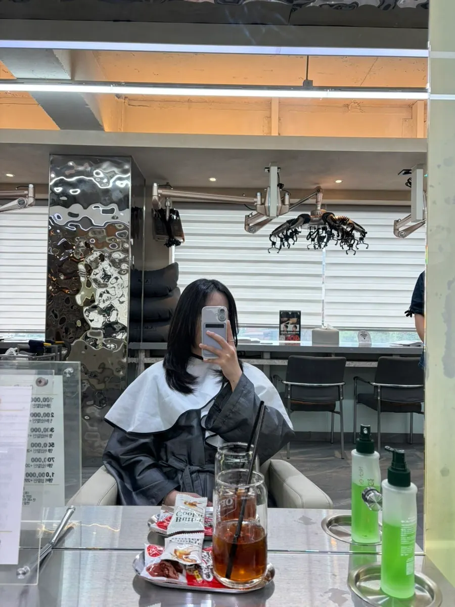 The result with the inner back and side hair fully straightened