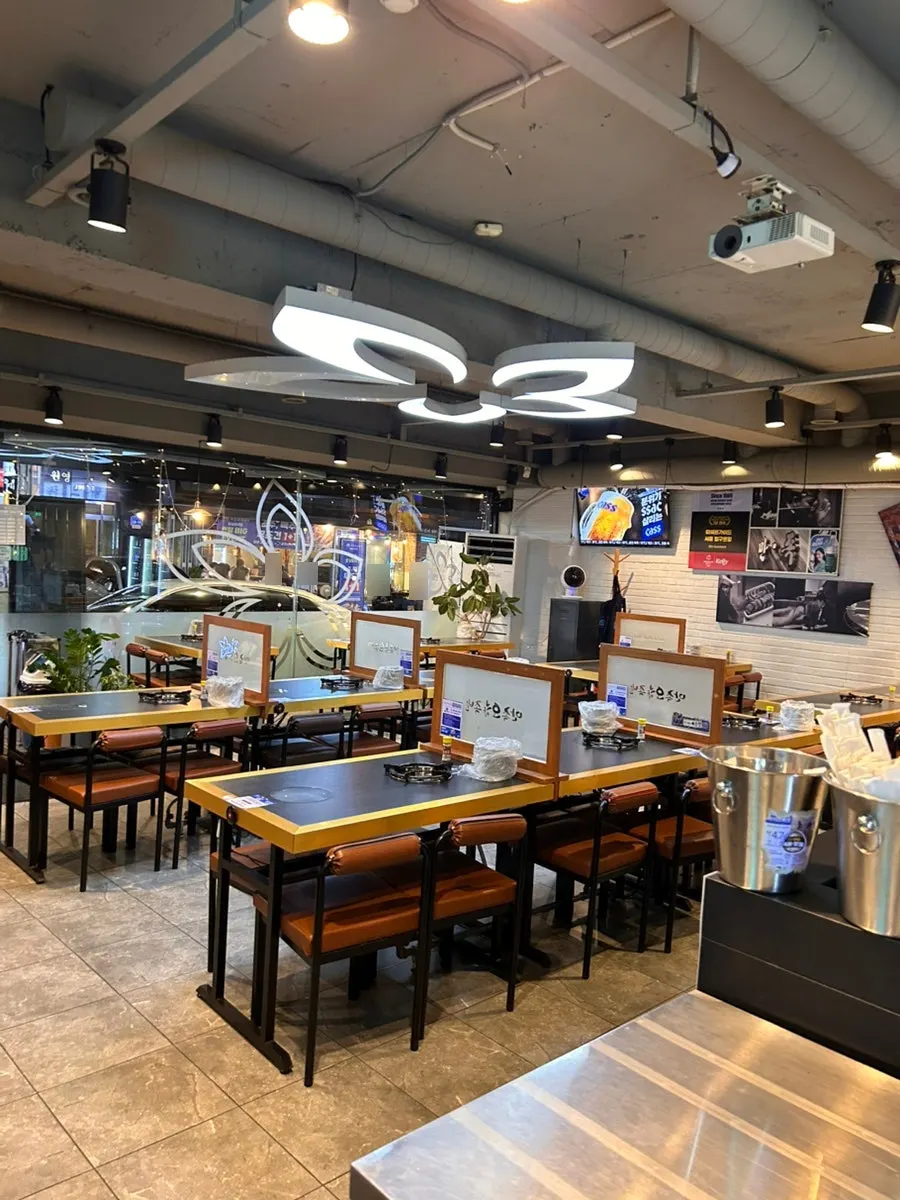 만족오향족발 잠실신천점 입구 주변 모습