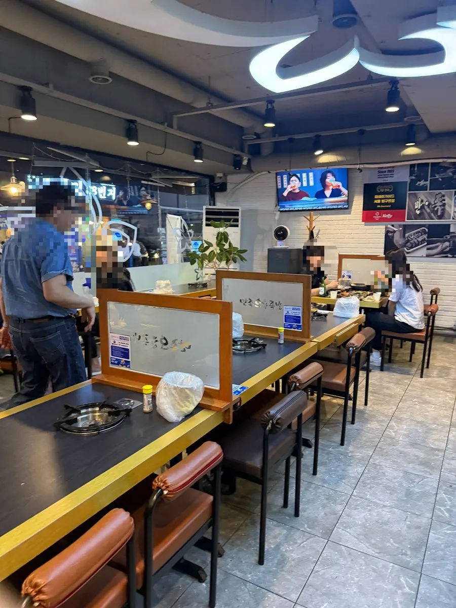 Exterior of Manjok Ohyang Jokbal Jamsil Sincheon Branch