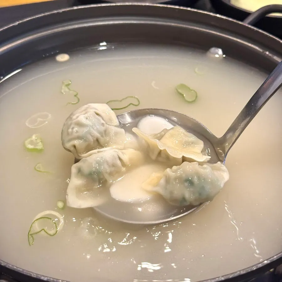 Tteok-manduguk served as a basic side dish