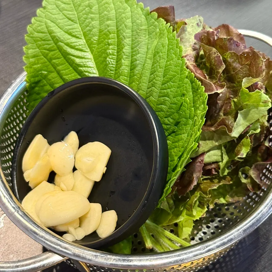 A plate of lettuce wraps