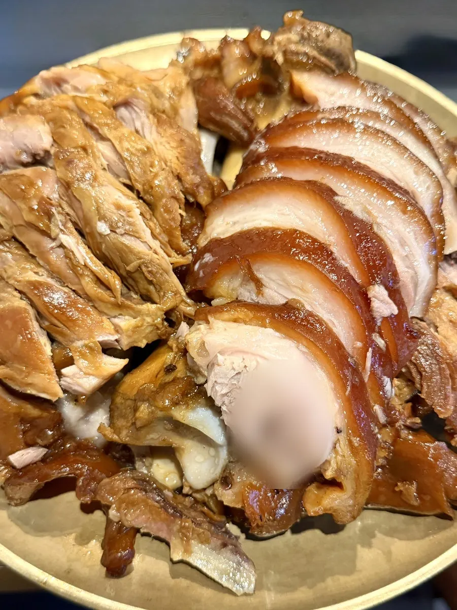 A plate of medium jokbal