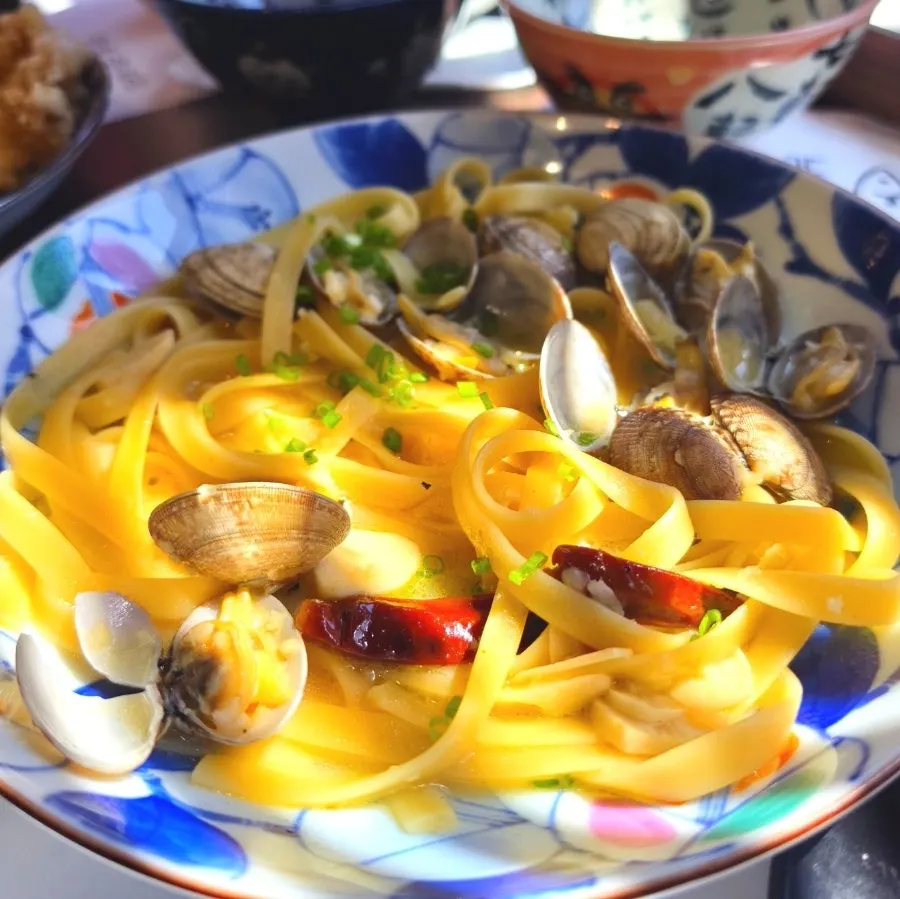 Vongole oil pasta loaded with clams