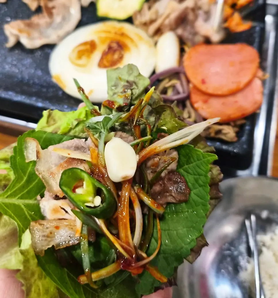 All-you-can-eat sliced pork belly spread at Muhan Paldo Daepae Jamsilsaenae Branch