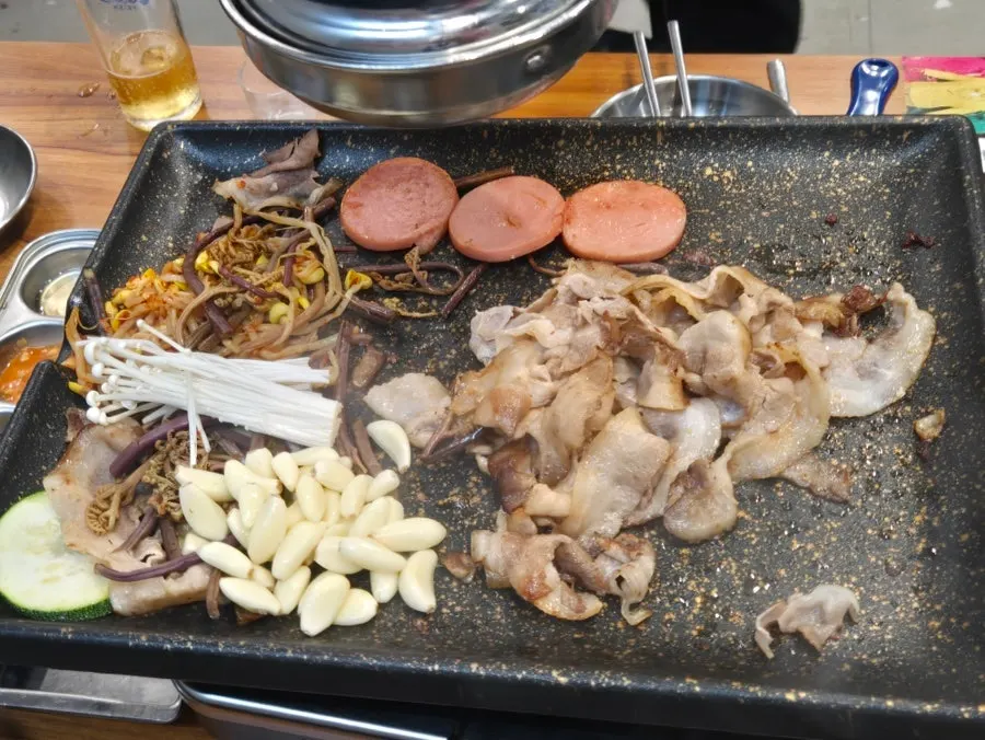 팔도 비법소스에 찍어 먹는 대패삼겹