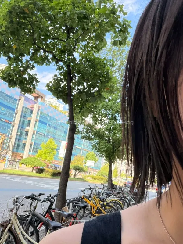 두피케어와 커트를 받기 전 기르는 중인 단발머리