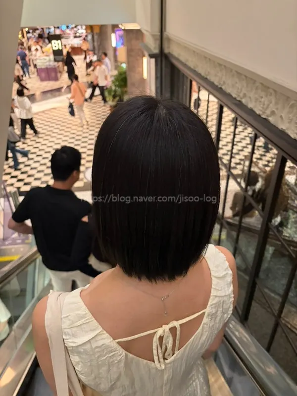 끝정리를 마친 중단발 뒷모습