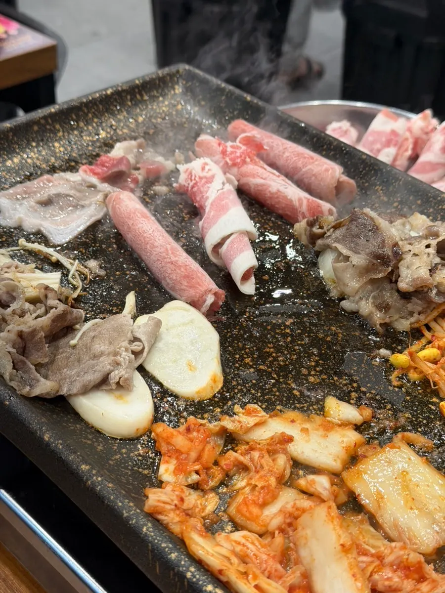 Jin Ramen boiled with the Hangang Ramen Machine