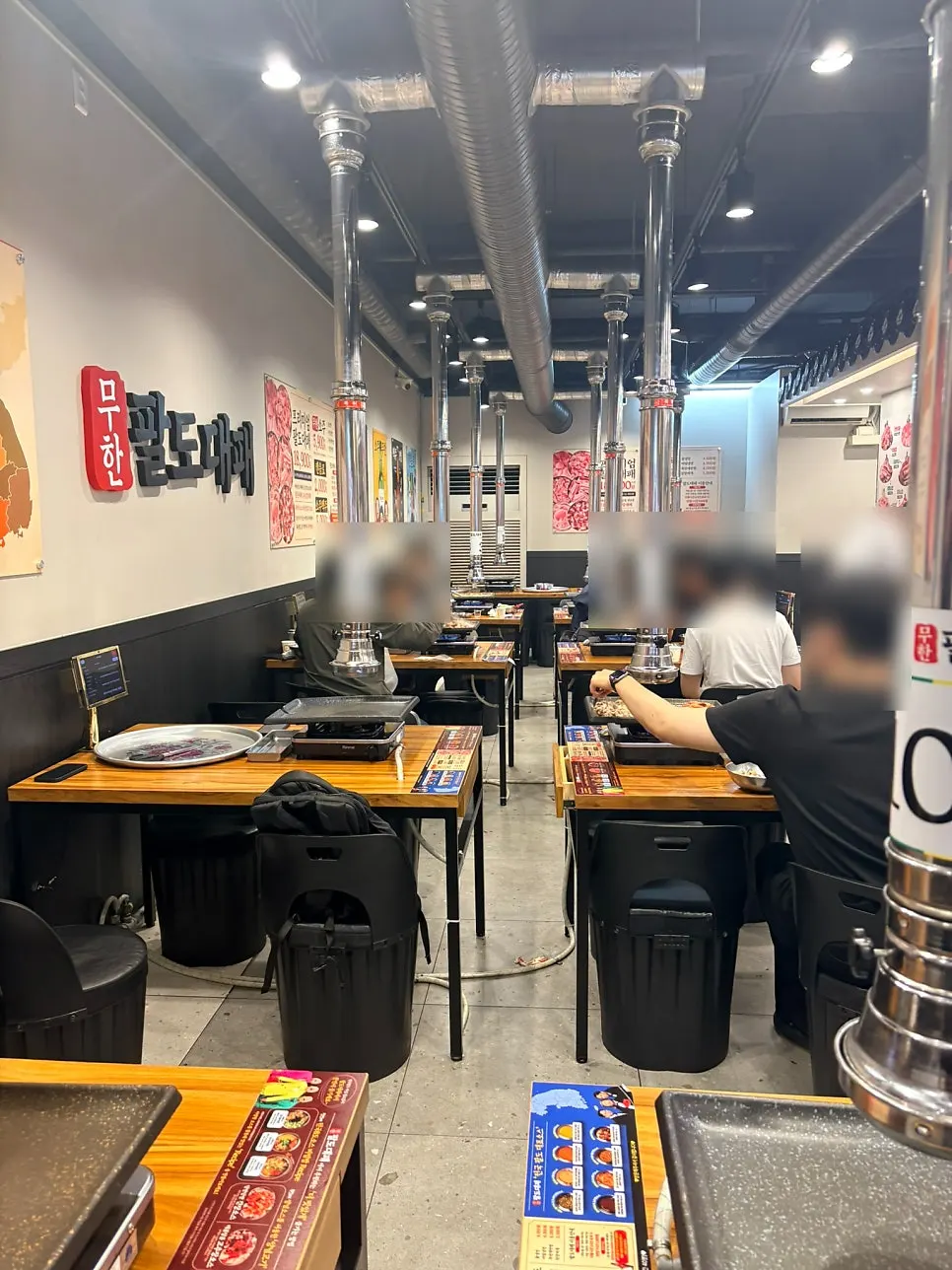 Self-serve bar with unlimited meat and side dishes