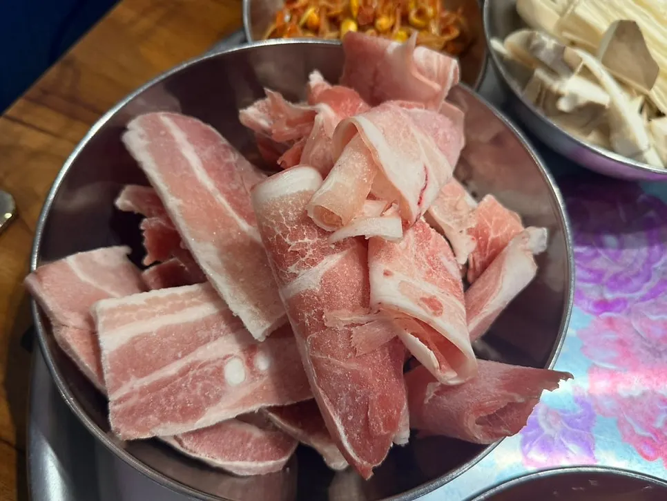 A full spread of meat and wrap vegetables