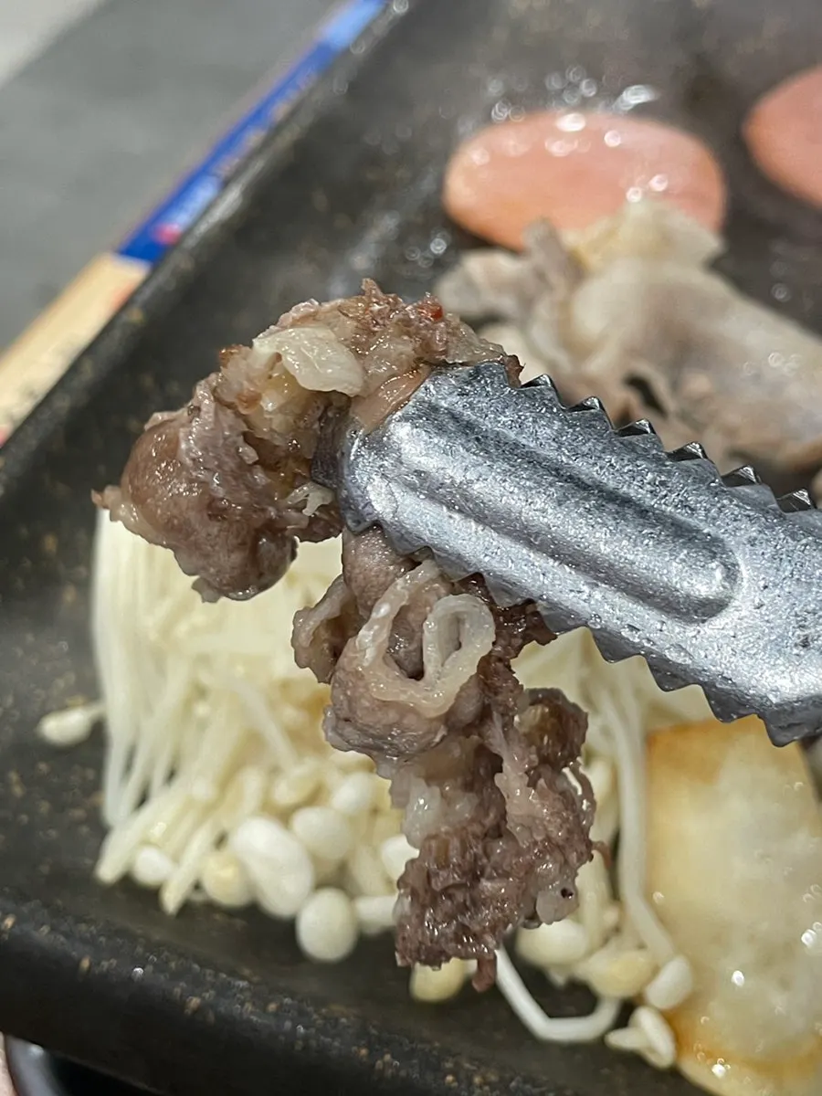 불판에 구워지는 대패 삼겹살