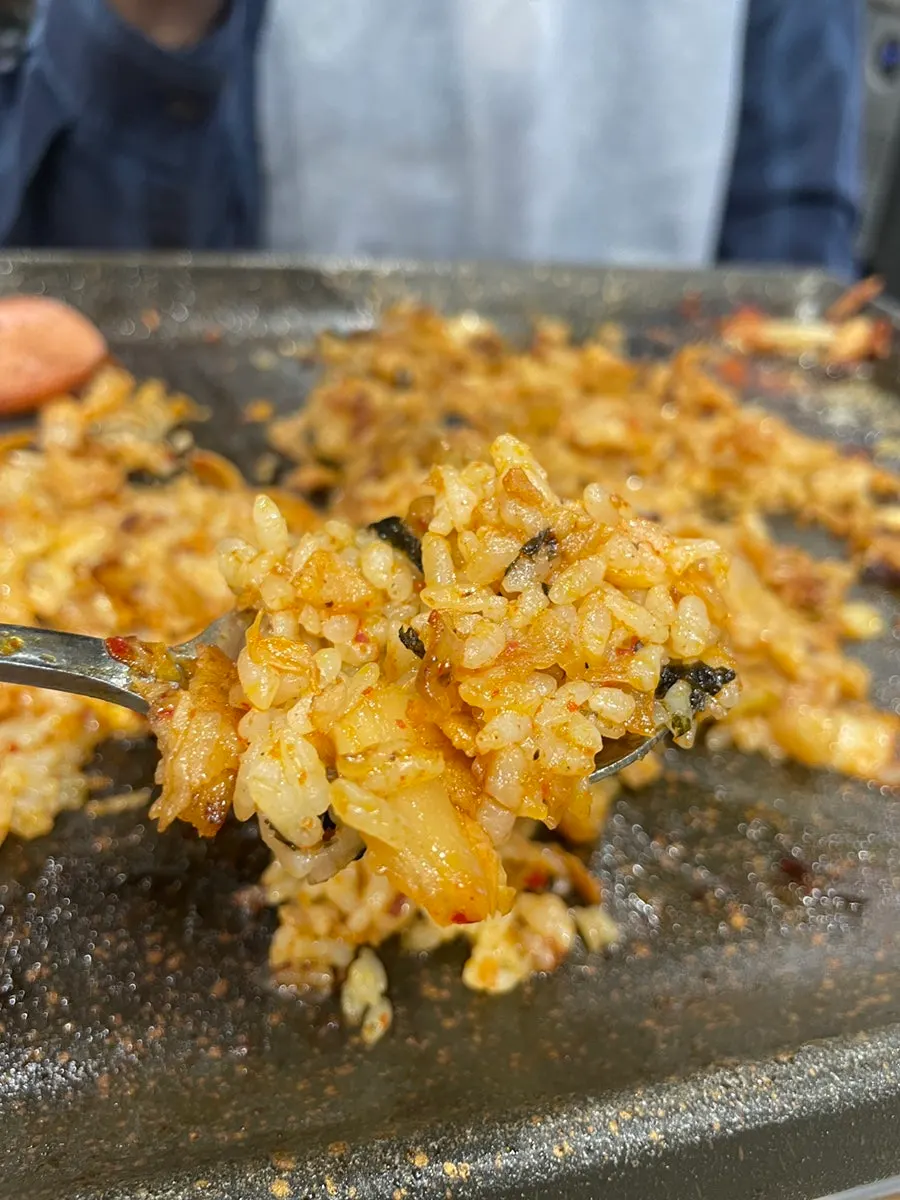대패 삼겹살을 넣어 만든 볶음밥